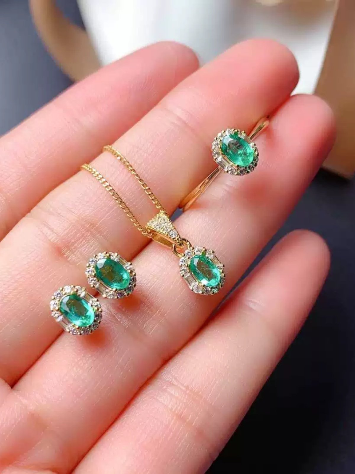 Natural Colombian Emerald Jewelry Set with Ring, Pendant, Earrings